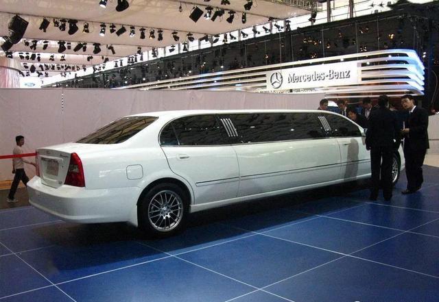 没能量产的国产加长礼宾车，车长7.5米内部如凡尔赛宫殿般奢华！