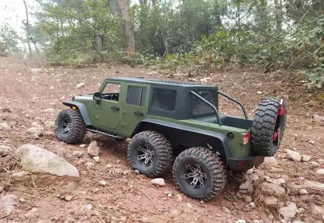 JEEP牧马人6X6越野车 行霸路面全能王者