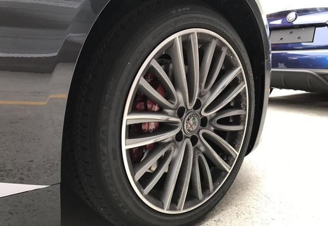 赛道试驾Giulia,还是宝马330im吧