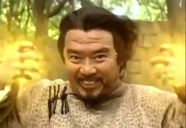 帝释天第一次遇到十二惊惶笑三笑,本想装逼,结