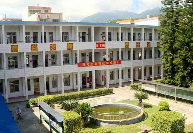 时隔多年,你还记得你的母校吗,我的母校--连平附城中学