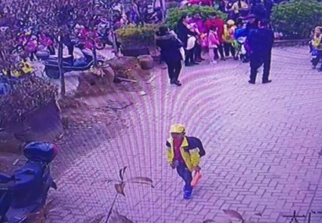 桂林7岁失踪男孩确认遇害，凶手为孩子“阿姨”