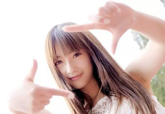 看到妻子手机短信我愣住了,妻子出轨老外这事该怎么办?