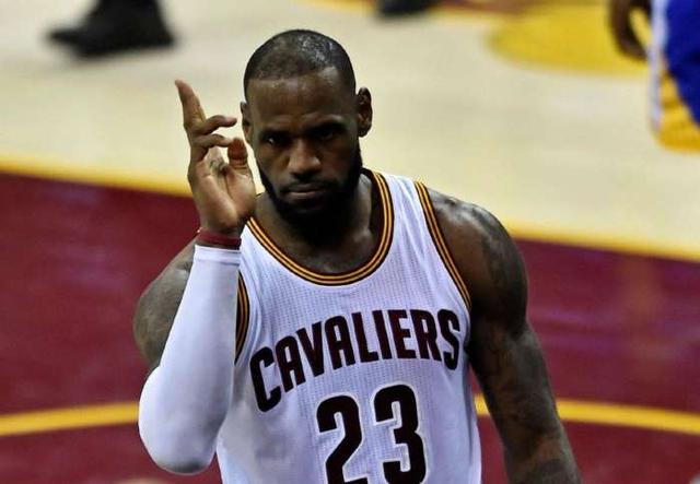 詹皇44分压哨三分绝杀!骑士险胜步行者3-2夺赛