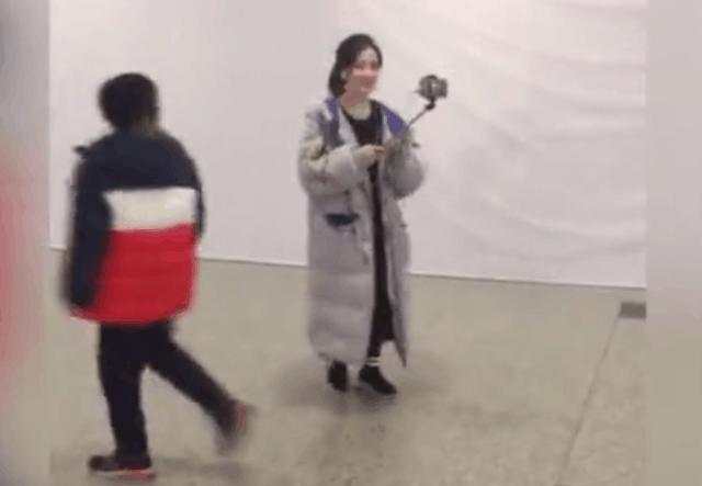 冯提莫一直被人调侃其身高