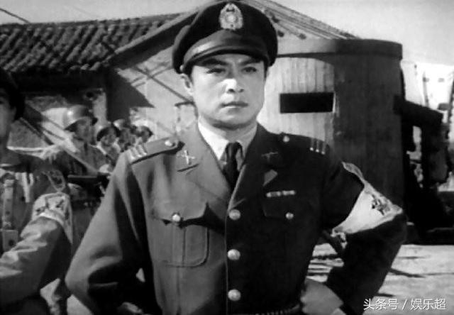 86岁王心刚全家照，儿子竟也是大帅哥，他长期照顾有病妻子的故事