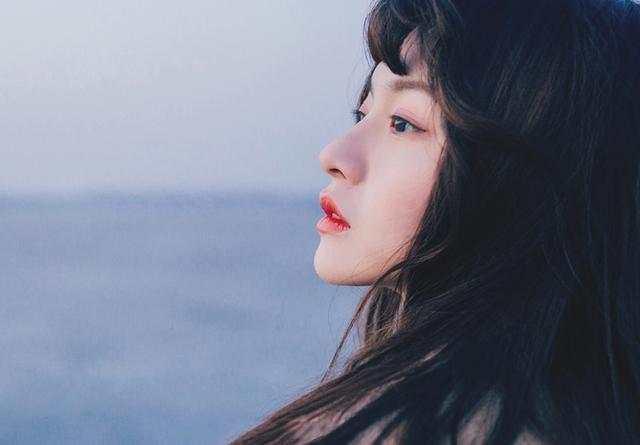 一个喜欢你的女人会向你展示三样东西