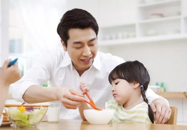 孩子厌食不肯吃饭咋办?善用这几招,孩子乖乖吃饭不再