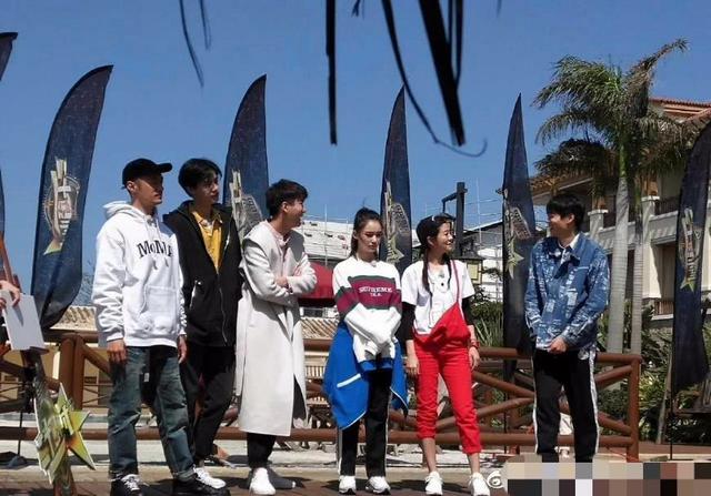 《二十四小时》白云cp拆档,谭松韵白敬亭斗歌