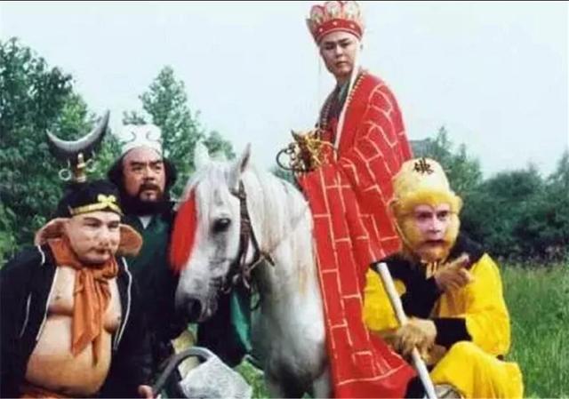 《西游记》中白龙马为什么不在休息的时候变回人型?