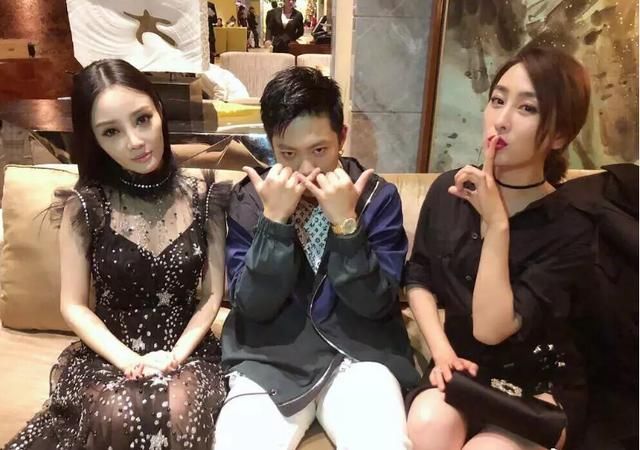娱乐圈整容脸跟天然脸站一起，网友：一对比太明显！