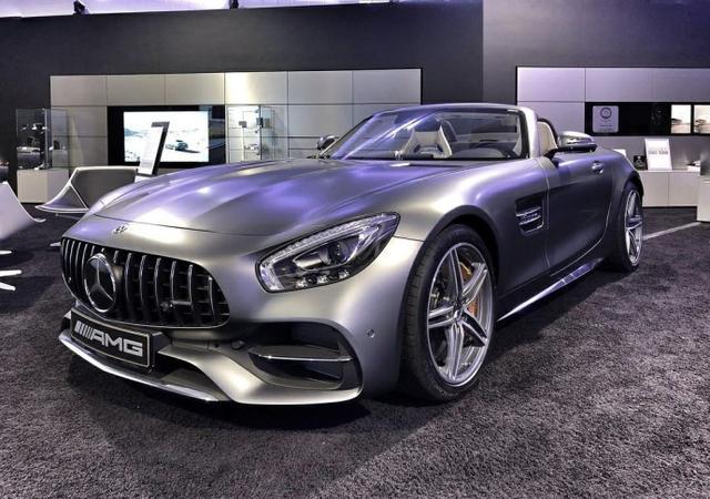 奔驰amg gtc, 一台动力配置稍低的便宜版gt r