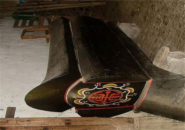 他不肯投降吞鸦片自杀,日本人赞其为英雄,死后