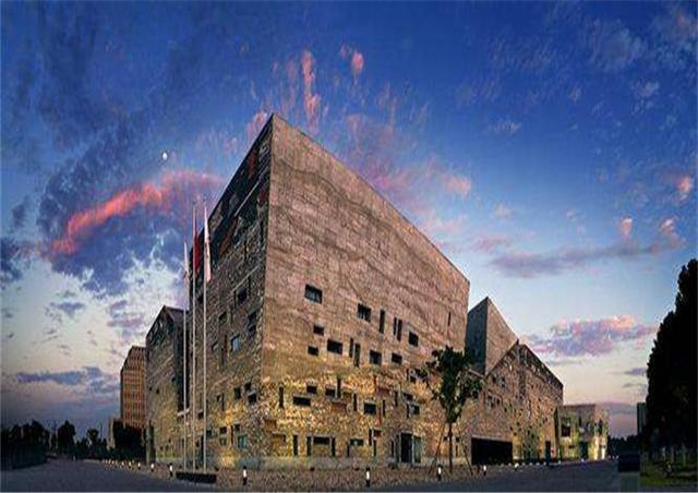 14年前它GDP只比杭州低, 物价高过南京苏州,