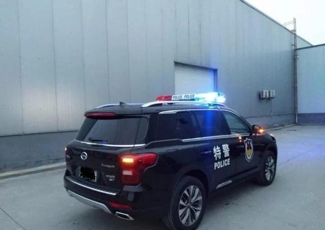 前段时间杭州警车换成了吉利博瑞,相当漂亮.