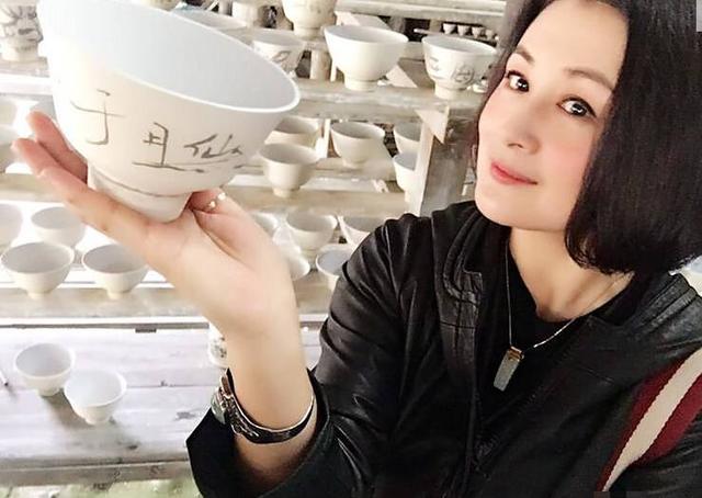 谢大脚的丈夫原来是他,两人结婚多年却不生孩子,究竟是为什么?