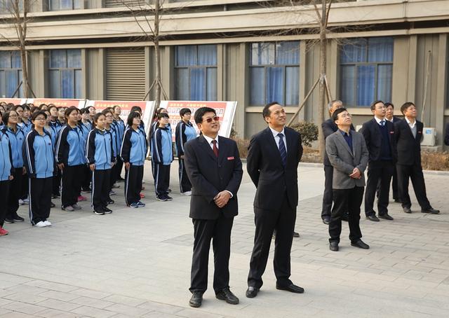 东营一中2018高考百日誓师大会，师生群情激昂