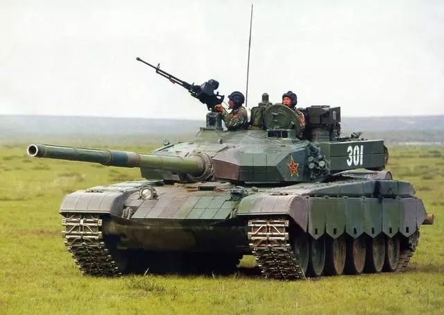 【国产坦克终于装上了遥控武器战,这真是可喜可贺~】