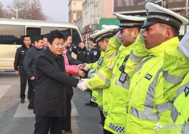 滑县县委常委、政委书记李卫锋一行大年初一看