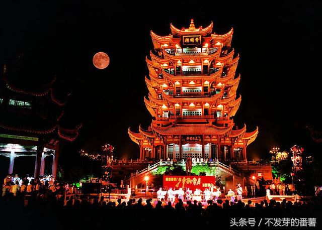 饱受争议的黄鹤楼,武汉地标建筑徒有虚名