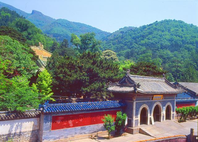 潭柘寺的由来和建筑风格