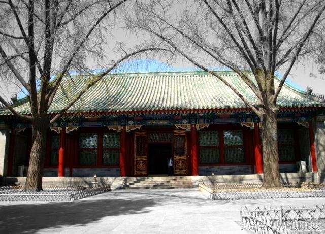 乾隆最小的儿子, 继承了和珅的房产, 为什么说他