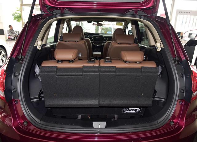 6座轿车,上市四年持续热销,13万起售凭什么?