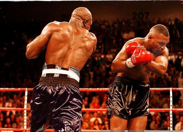 泰森在监狱被黑市拳手暴打?与女人轮番折腾险