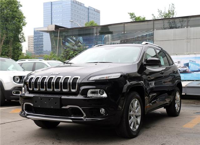 JEEP自由光国产后价格直降20万,颜值不输途观,性价比直逼哈弗