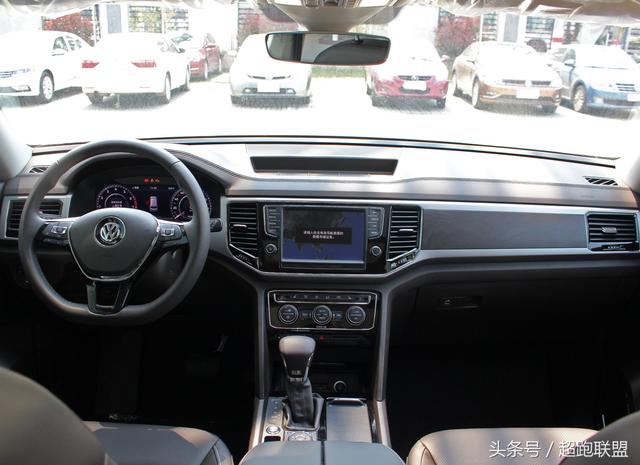 大众7座硬派SUV 搭载2.5升V6引擎,配全时四驱,气势不输奥迪Q7