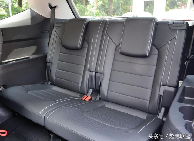 大众7座硬派SUV 搭载2.5升V6引擎,配全时四驱,气势不输奥迪Q7