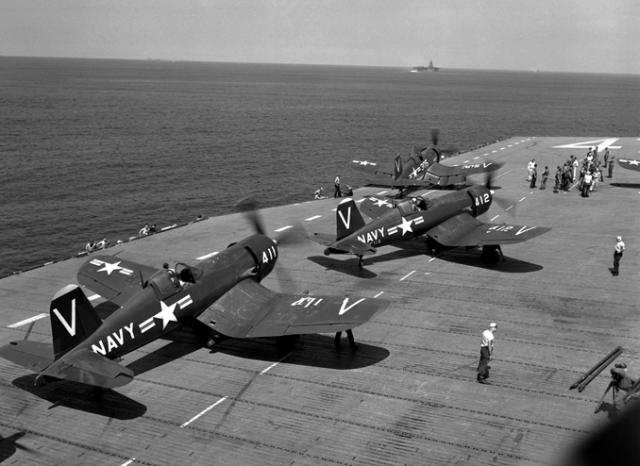 它是二战美国海军航空兵最强战机,太平洋上将日本飞机花式吊打!