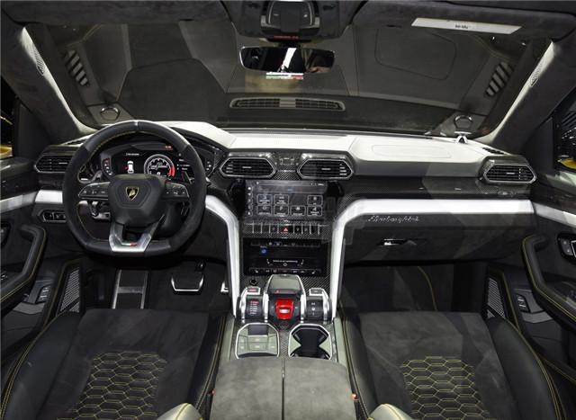 兰博基尼SUV上市，内饰似战斗机舱，加速3.6秒，全年配额已卖光