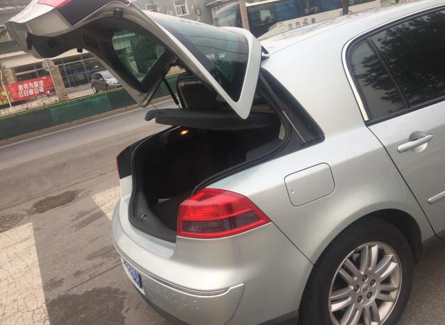 这货价值超50万,还是总统座驾,可外观丑得没人肯买!