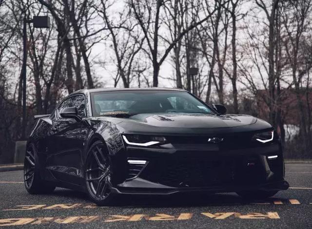 比野马还帅的黑武士肌肉车,这是目前最霸气的科迈罗改装案例!