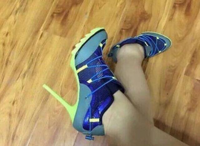搞笑图片:大姐一看就不是一般人