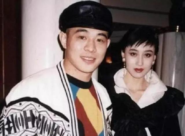 李连杰100亿身价捐祖国只求改回国籍,成龙7个