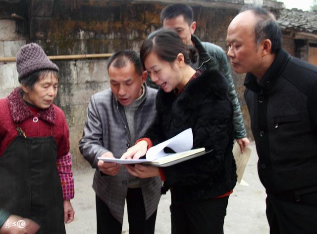 父亲提前写遗嘱,亲儿女各10万,养子分文没有,父