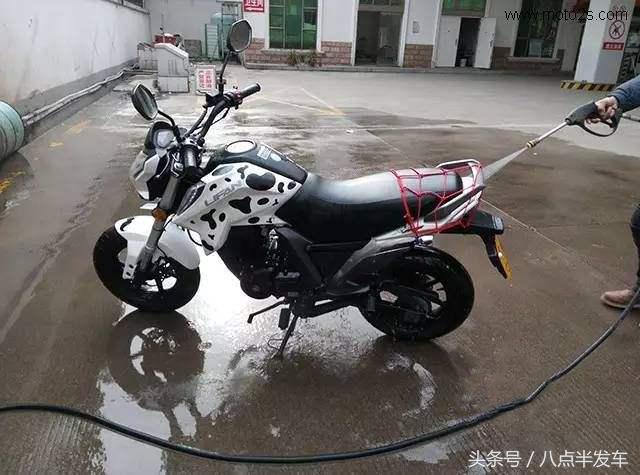 注意了！注意了！摩托车绝不能这样洗