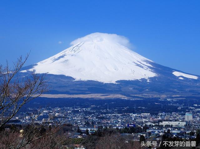 沉睡了300年的富士山火山一旦喷发，会是一种什么样的景象