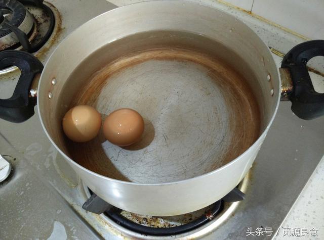 白水煮蛋 到底是多少分钟能煮出什么样的蛋？我来告诉你