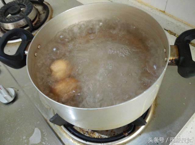 白水煮蛋 到底是多少分钟能煮出什么样的蛋？我来告诉你