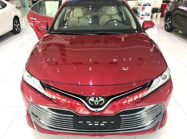 我能把方向盘摸出水来! 体验全新凯美瑞, 外观