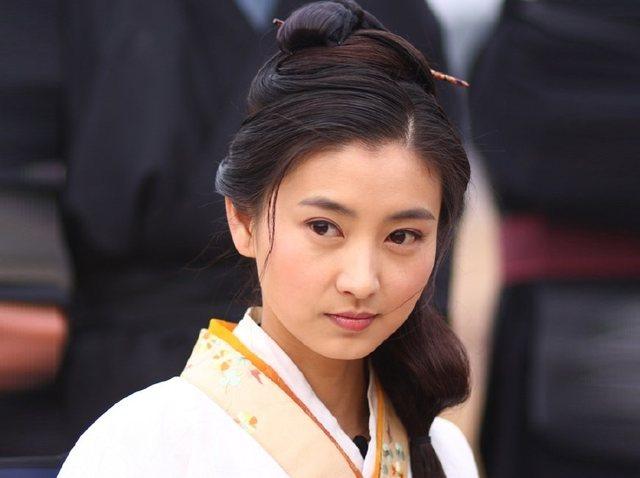 《甄嬛传》沈眉庄的扮演者斓曦,被赞:古今通吃的端庄美人