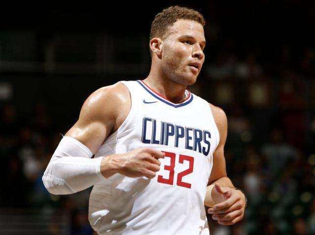 NBA现役年薪最高的五个球星!傻芬3000万都垫