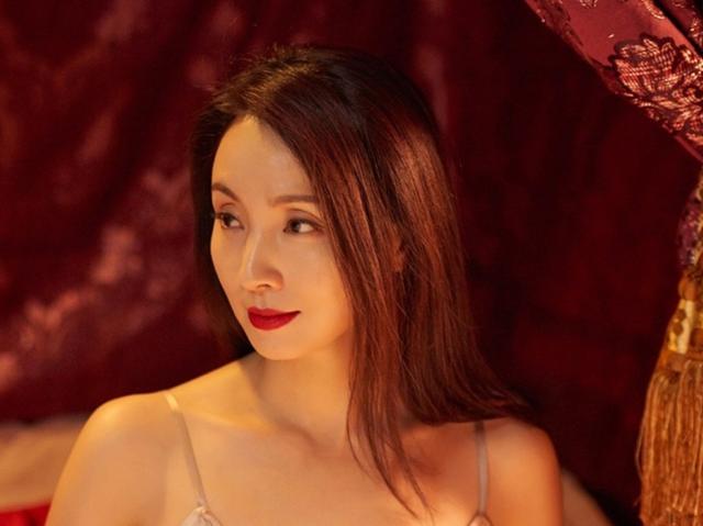 小陶虹上《演员的诞生》人品演技被夸，徐峥微博被骂:你配不上她