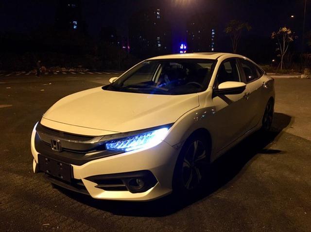 屌丝改装后的骚气思域,迫不及待地想展示给大家看!