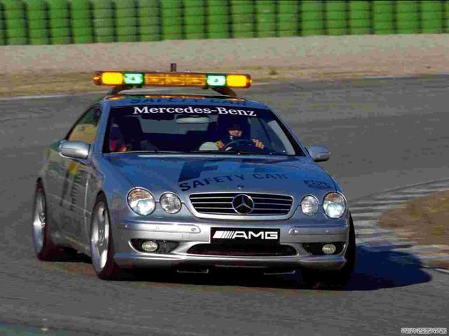 F1 安全车为什么不用超跑, 而是用奔驰 AMG?!