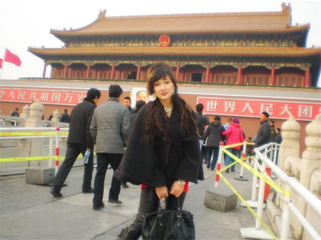认识左崴崴吗？为了演好反串角色，他变成了“隆胸哥”！