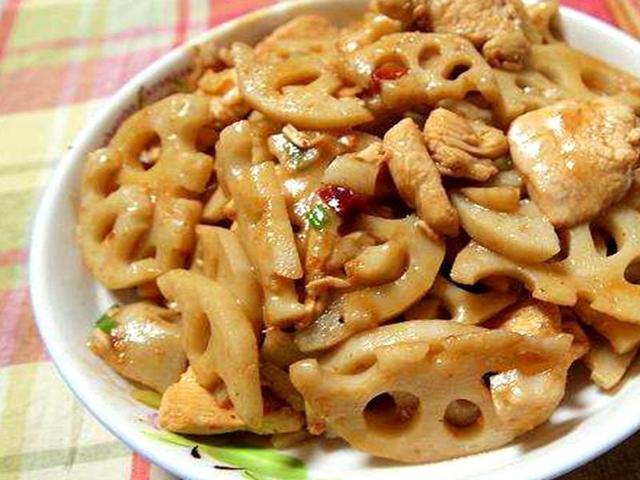 莲藕炒鸡胸肉,做法简单营养不简单,这样做超级下饭
